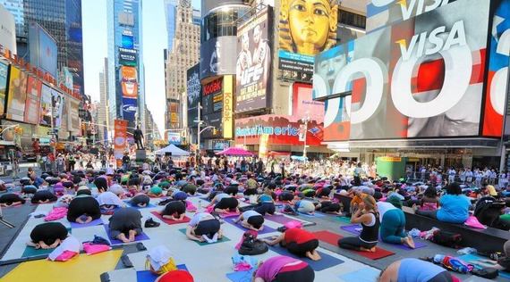 Oh nein, ist Yoga etwa Trend oder Ersatzreligion?