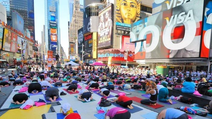 Oh nein, ist Yoga etwa Trend oder Ersatzreligion?