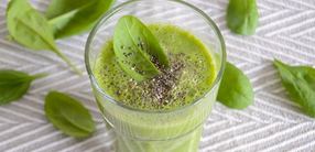Spinat-Kiwi-Smoothie mit Cashew