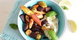 Ofengemüse mit Avocado-Tomaten-Skyr