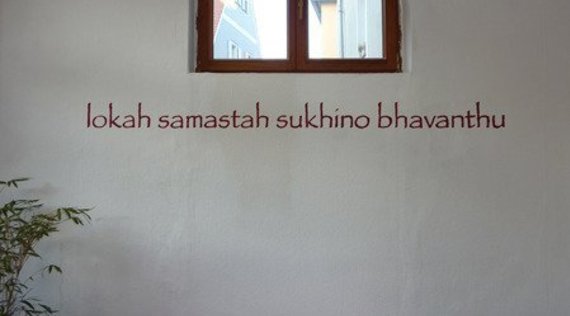 Tara Yoga: Das Glück, die Götter, die Sesamstange