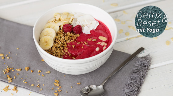 Kirsch-Mandel Smoothie Bowl