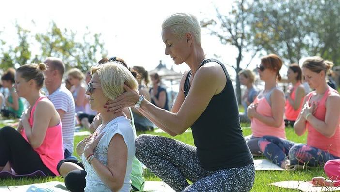 Wie finde ich den richtigen Yogalehrer?