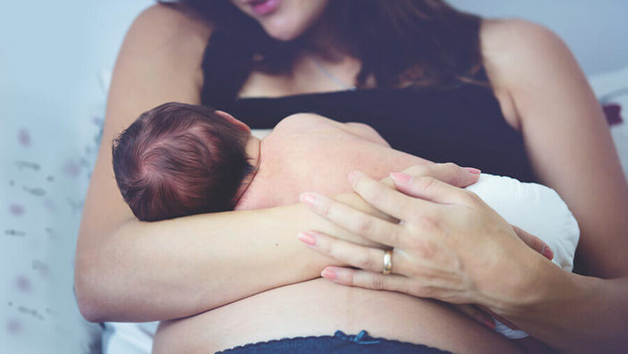 3 Asanas für Still-Schultern und Mama-Rücken