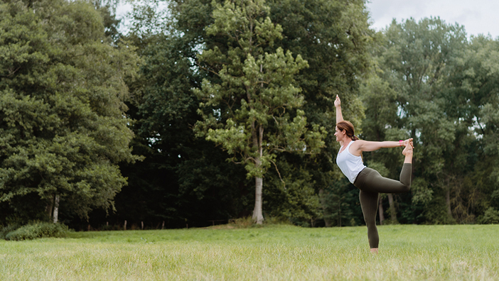 Wie du mit Yoga Leichtigkeit in dein Leben bringst