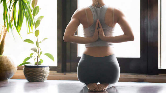 Warum Yoga-Atmung bei Rückenschmerzen hilft