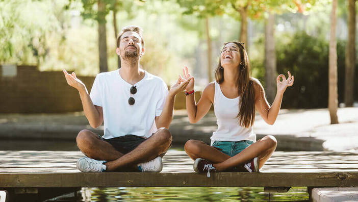 Lach dich gesund: Alles über Lachyoga