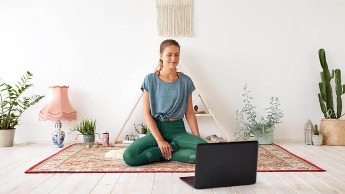 Die 10 besten Tipps für den Online-Yoga-Unterricht