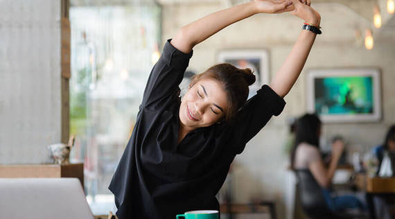 Die 10 besten Yoga-Übungen fürs Büro