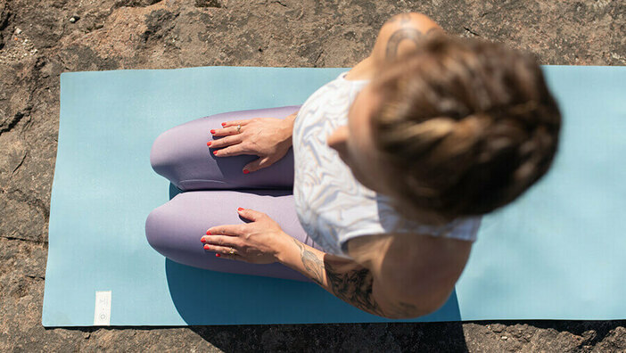 Das Kniegelenk – und wie du es mit Yoga fit hältst