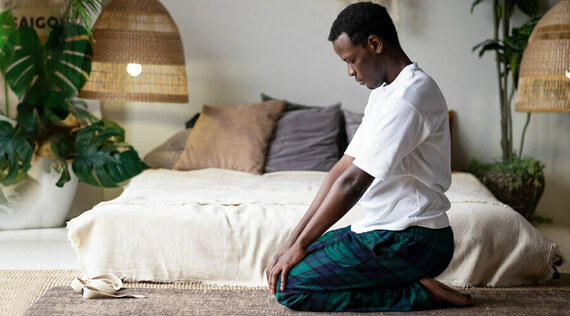 Der Kamelritt – Spinal Flex aus dem Kundalini Yoga