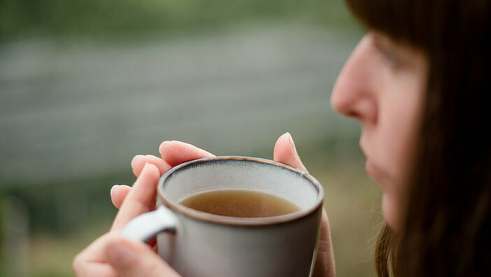 Selfcare zu Hause mit einer Tasse Tee