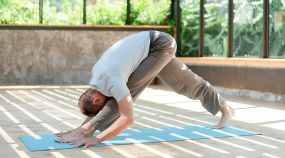 Die 12 besten Yoga-Übungen für deine Hamstrings