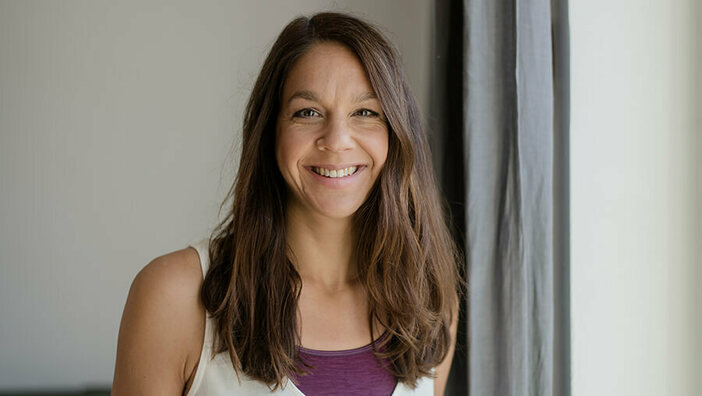 Nadeen Mirza – Yogalehrerin bei YogaEasy