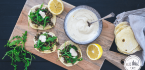 Linsen Tacos mit Tahin Joghurt Dip und Rucola