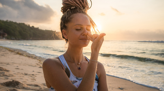 Pranayama: Kühlende Atemtechniken für heiße Tage