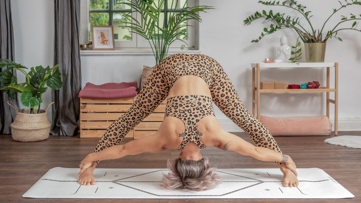 Gegenspielerprinzip im Yoga: Sicher & stark üben