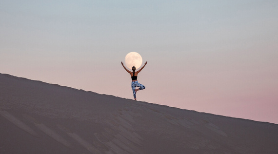 Mond und Yoga: Die perfekte Allianz