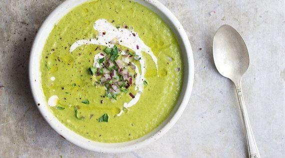Brokkolisuppe mit Leinsamen