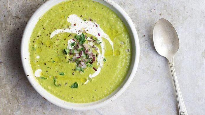 Brokkolisuppe mit Leinsamen