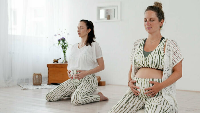 yoga uebungen in der schwangerschaft