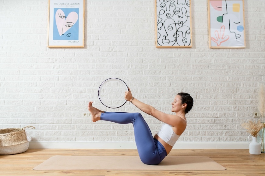 Navasana mit dem Yoga Wheel