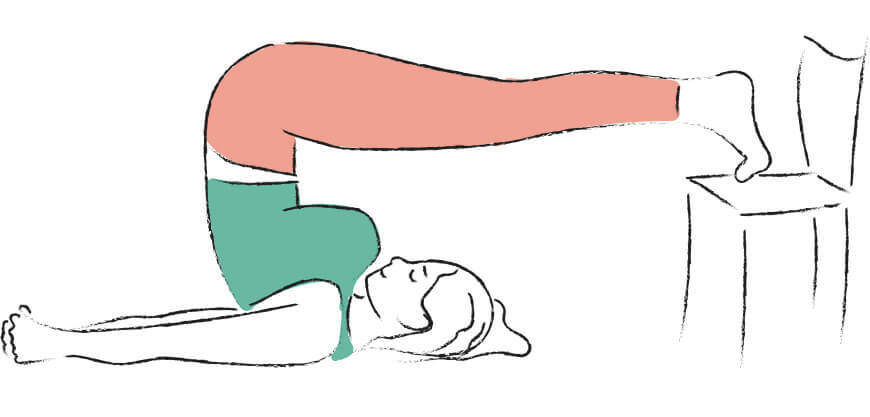 Halasana für Frauen mit großem Busen