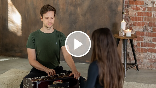 Mantra-Chanting mit Moritz: sarve bhavantu – mit Moritz Ulrich
