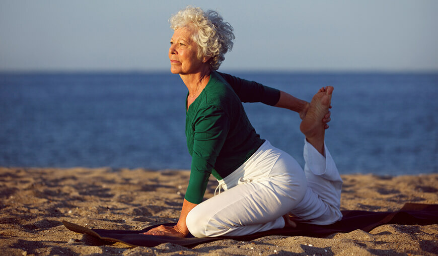 Asana des Monats: Die Taube – mit Beindehnung