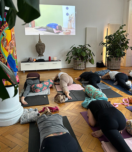 hybride Yogapraxis mit Moritz Ulrich im Be Yogi Yogastudio