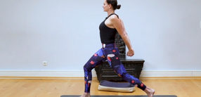 Weite im Herzraum und Kraft im oberen Rücken: Postnatal Yoga