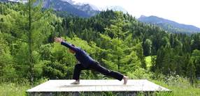 Aktivierendes Guten-Morgen-Yoga mit Timo