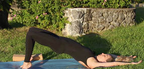Schwangerschaftsyoga für starke Beine